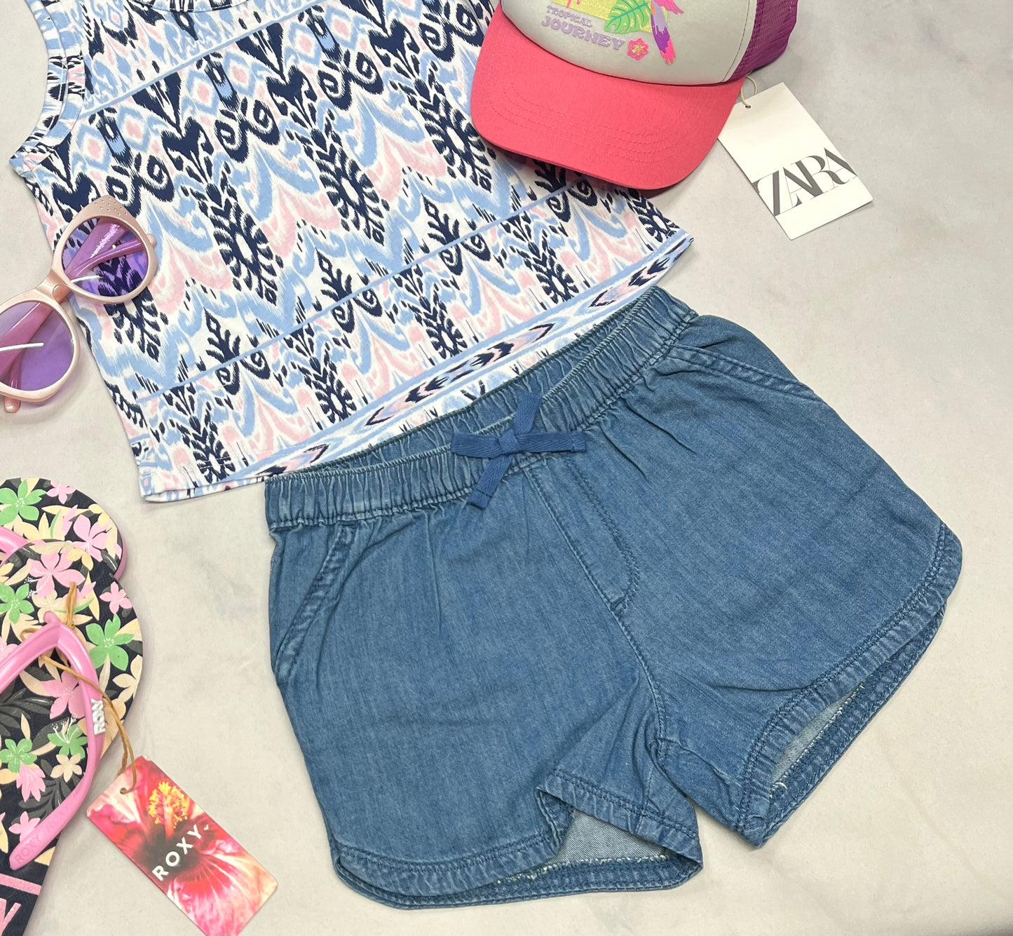 🌴 Short : jeans molle confo 5 ans fille neuve .