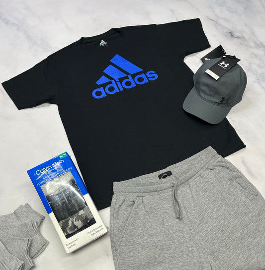 💙 Solde Adidas : Manche courte noir et bleu 16 ans neuf mais mini ombrage flou d’impression .