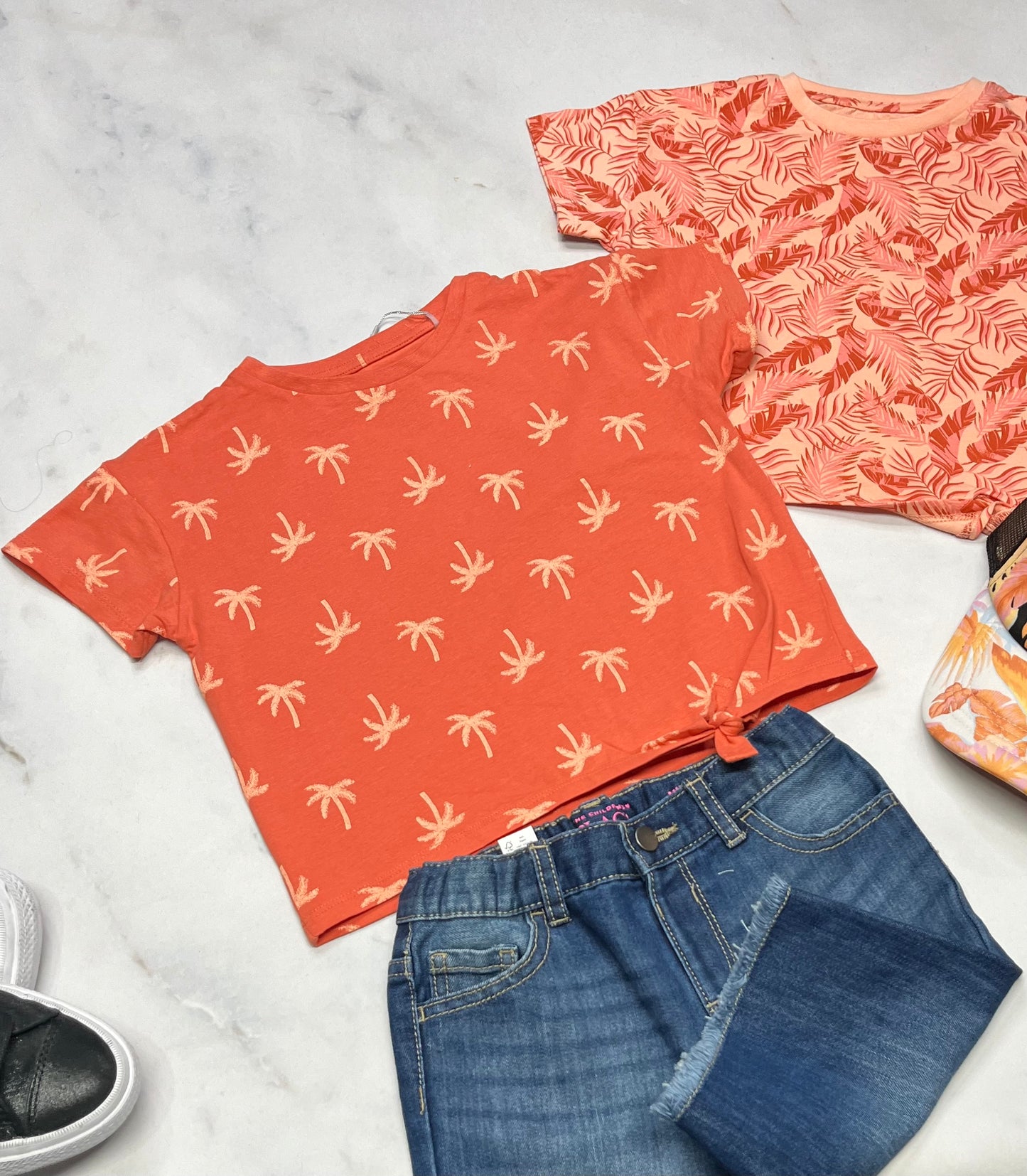 🌴 Duo : Ensemble de 2 manche courte 6( 5-6 ans fille neuf ) .