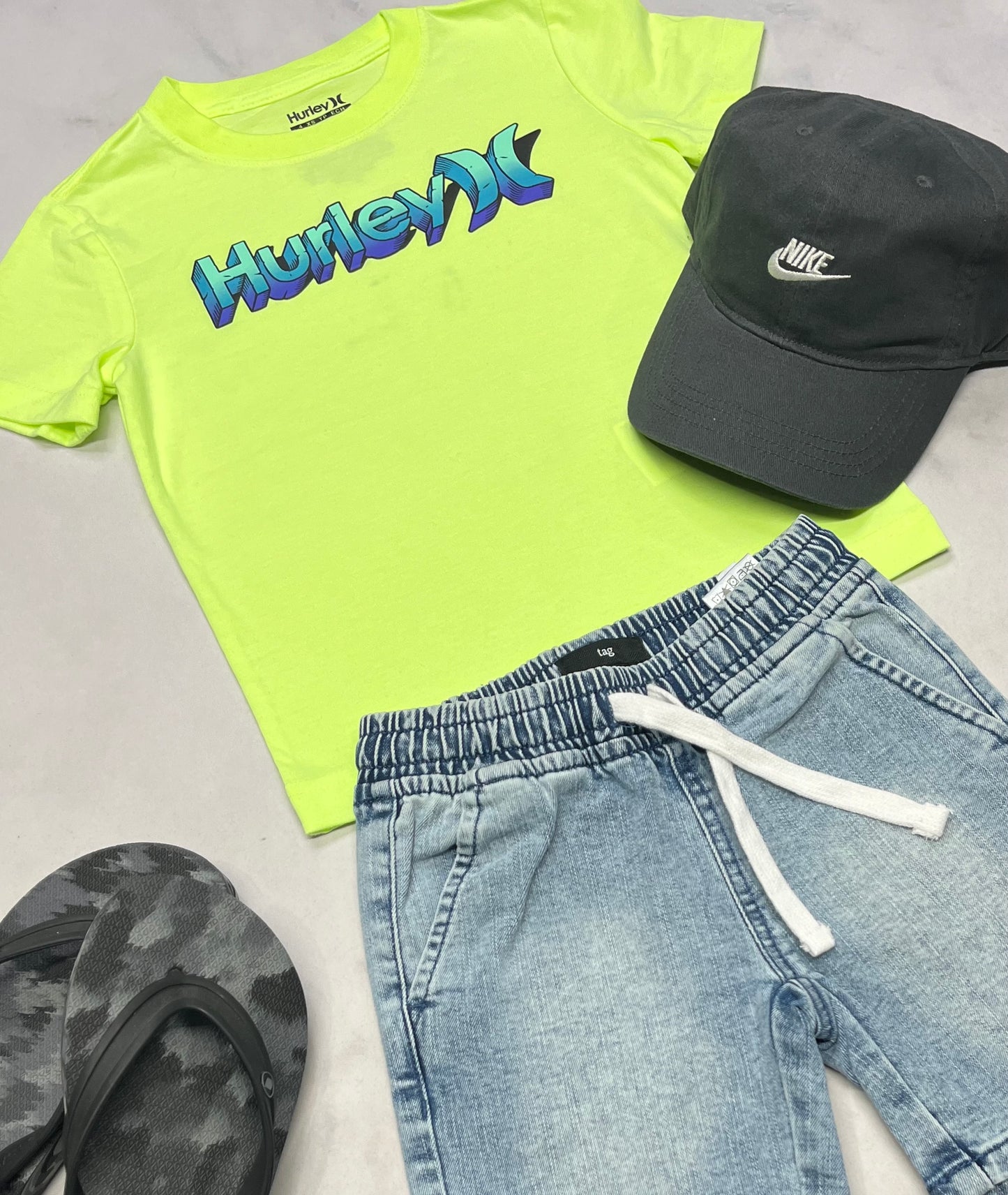 🌴 SOLDE T-Shirt : Hurley lime néon fait 3ans neuf mais quelques ombrages flou .