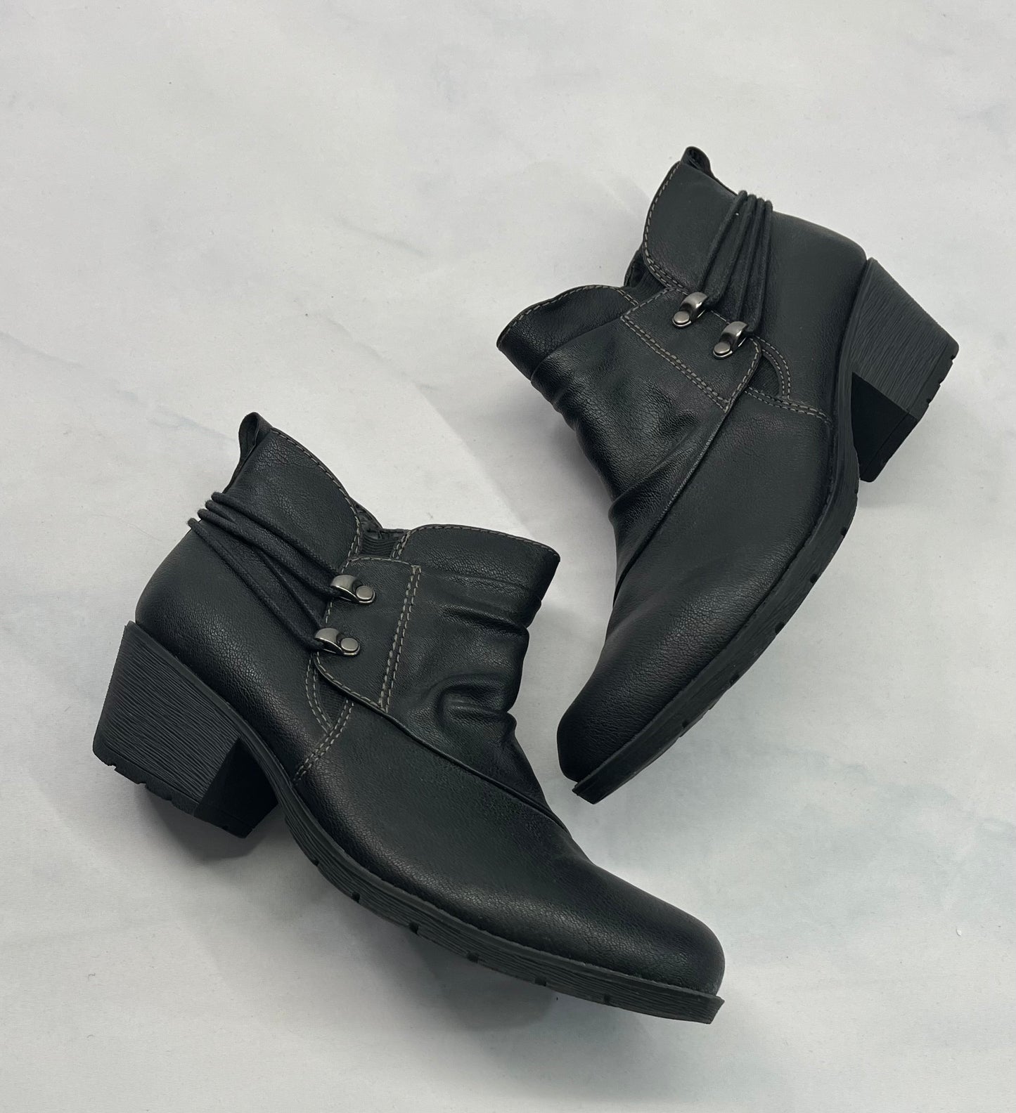 Bottillon : Earth Origins souple zip sur les côtés . 10/ femme comme neuve .