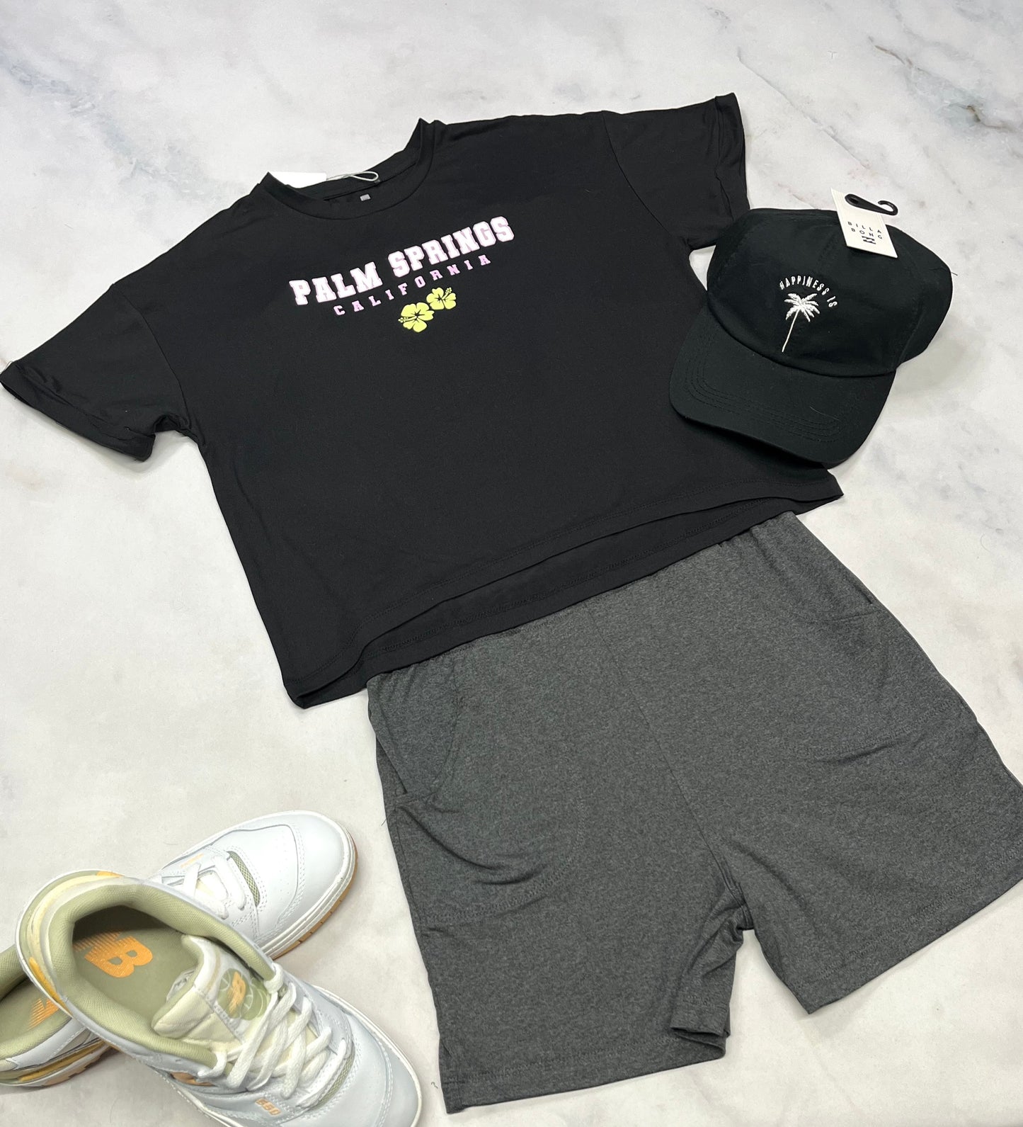 🌴 1 pièce short : tissu de sport stretch  dans tout les sens . Black Mountain . 12(11-12 ans ) fille neuf !