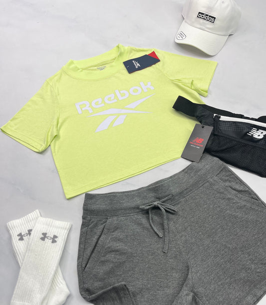 ☀️ Manche courte : Reebok S/fit ( peu faire XS) look écourté tendance .