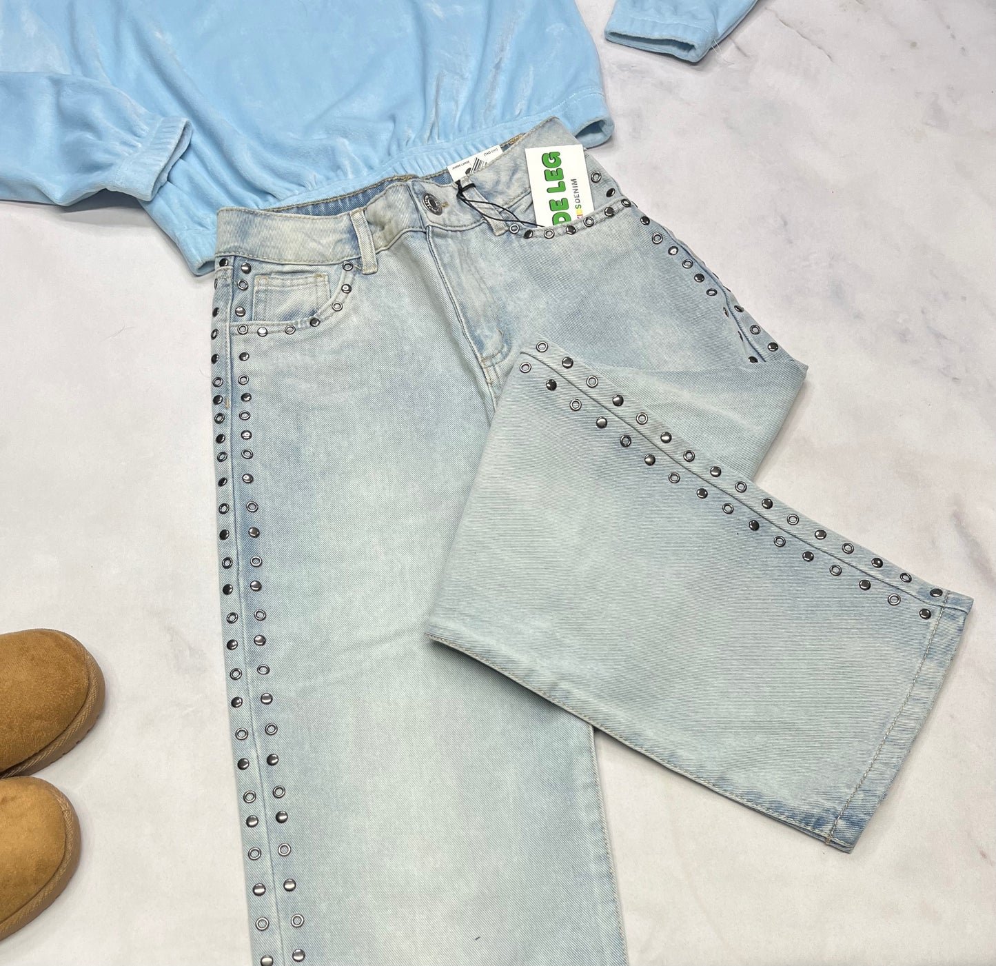 ❄️ Jeans : Jambe large taille haute ajustable . Mou confo . Superbe . 10 ans fille neuve .