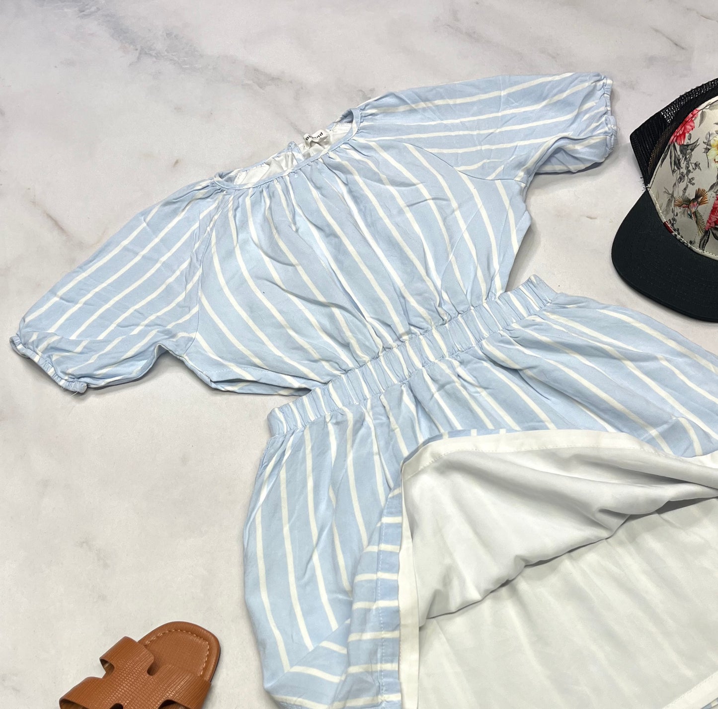 🌷 Robe : rayé souple blum 8+ 7-8 ans confo fille comme neuve . Doublure souple intégré . Look avec 2 ouvertures de chaque cotés  de la taille .
