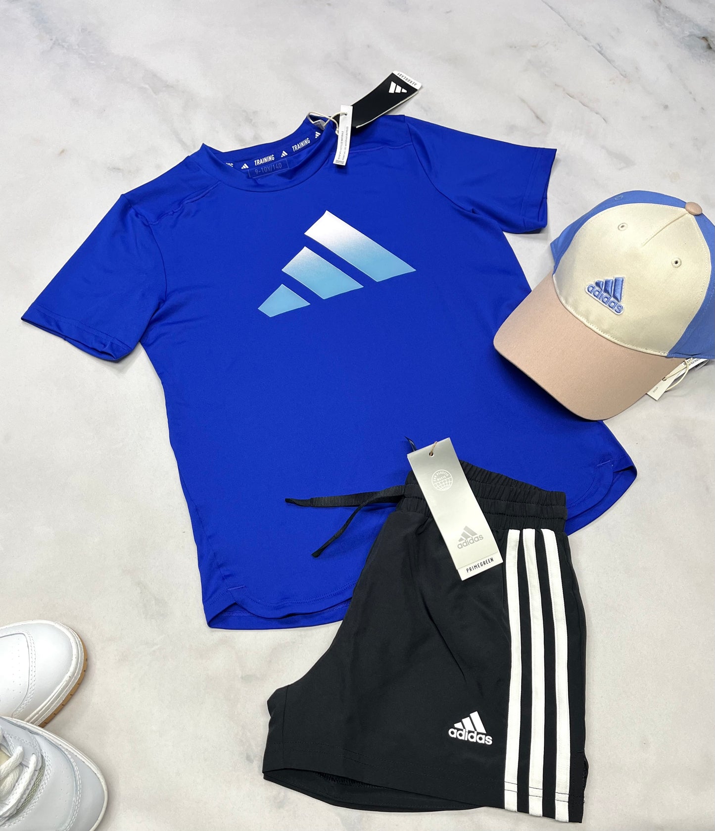 🩵 Adidas : Manche courte tissu de sport 9-10 ans fille coupe confo extensible de partout !