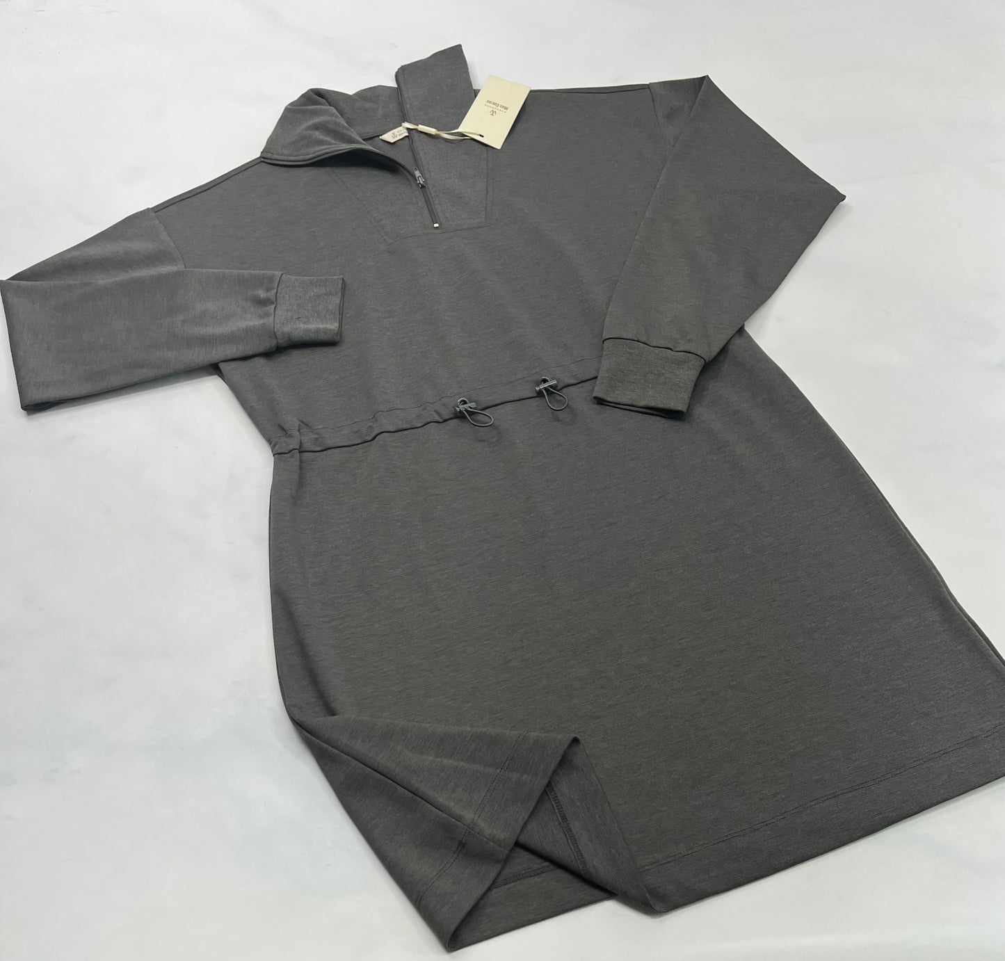 Robe : Max Coco neuve confo ! ( cordon de serrage à la taille ).