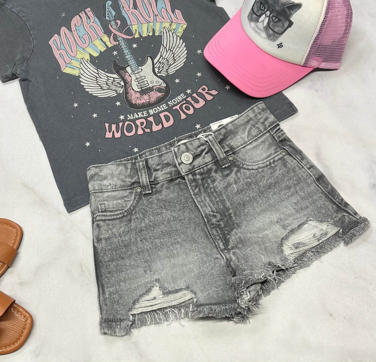 💕 Short en jeans : 6 ans fille neuve . Taille ajustable .