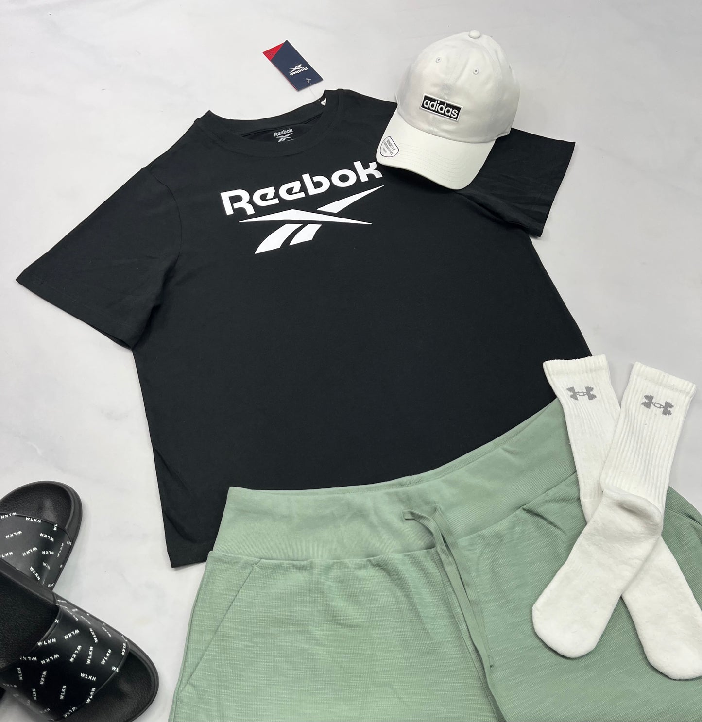 🌿 Reebok : Manche courte fait XL/ femme neuf !