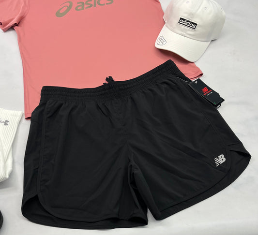 🤩 Short : New Balance en tissu de sport léger . Taille haute L/ femme look ample tendance . Neuve !