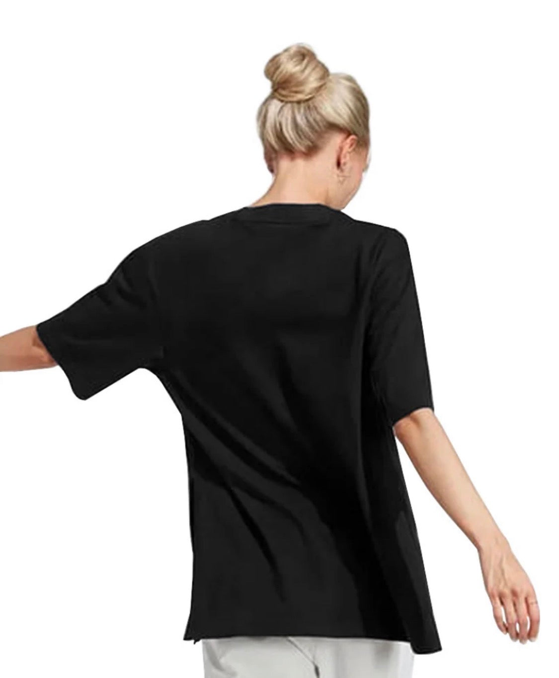 🩷 T-Shirt Adidas : Noir ligne et logo ton sur ton . Superbe ! Fentes de chaques côtés . L/ femme coupe ample tendance  .