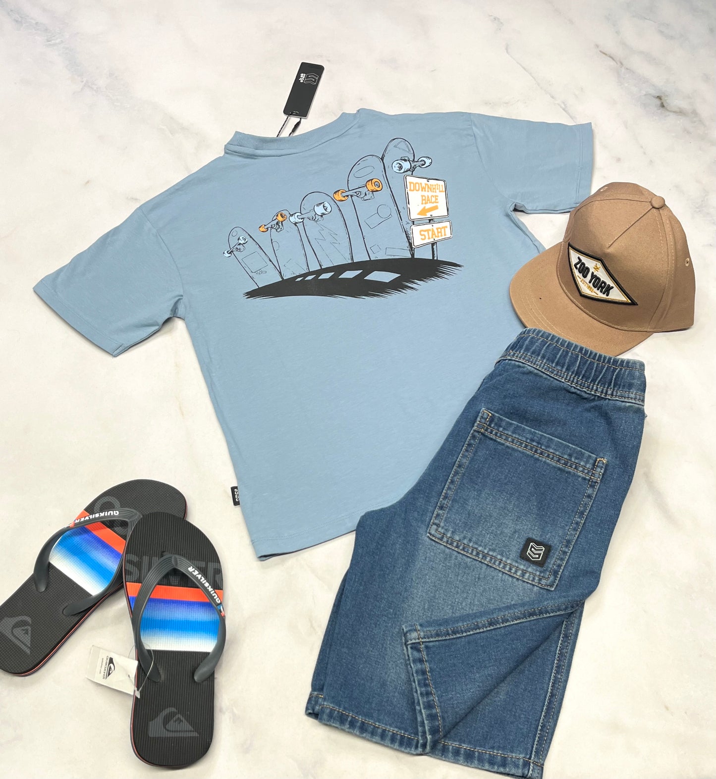 🛹 T-Shirt bleu : Surface en beau coton stretch 8 ans garçon neuf ! Beau logo au dos .