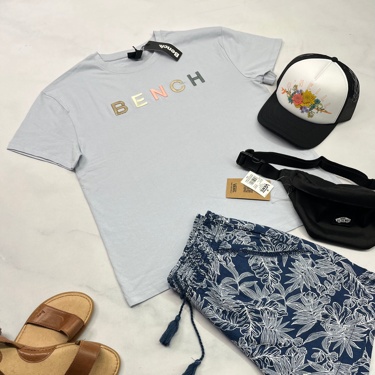 🩵 T-Shirt : BENCH bleu bb. Fait M/ femme neuf !
