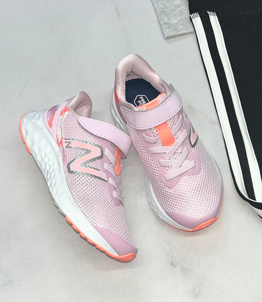🌸 Souliers New Balance : Rose et corail neuf ! Gr :11 enfant (17 cm) . Léger / confo .