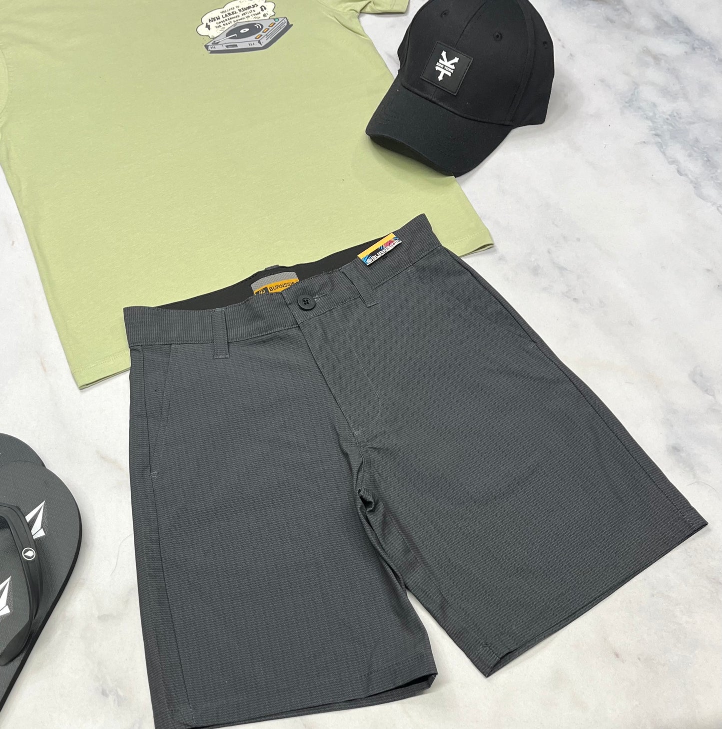 🌵 Bermuda : Burnside charcoal tissu souple léger qui sèche rapidement ! 10(9-10 ans ) garçon neuf !