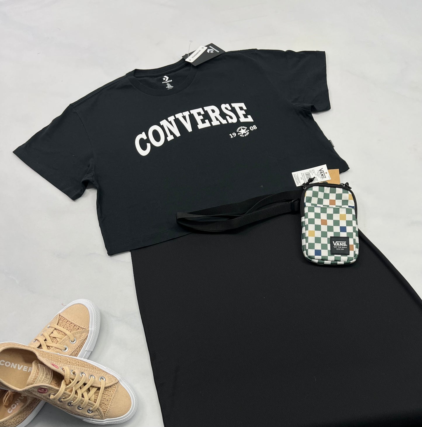 🤩 Manche courte : Converse noir look écourté L/ femme neuf !