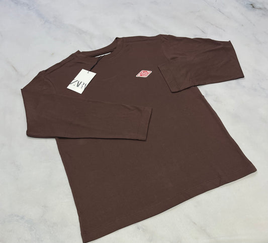 ZARA  :manche longue skate couleur chocolat / tendance . Neuf! 9-10 et 11-12 ans