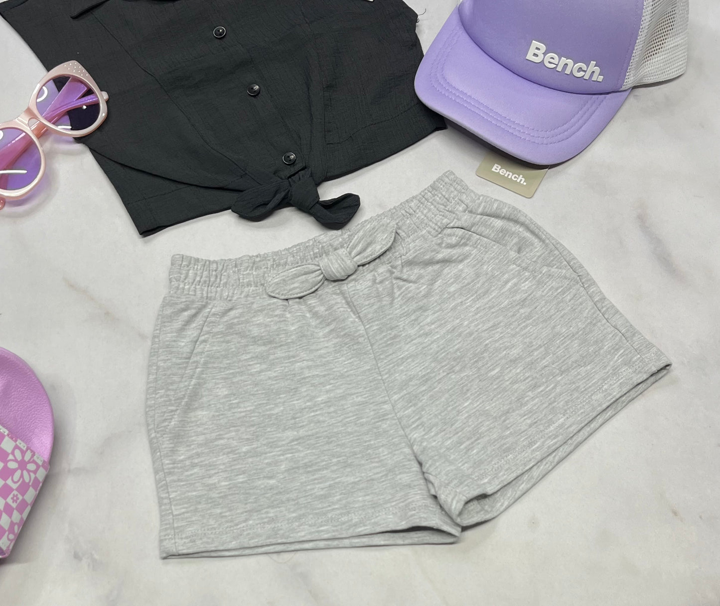 🌴 Short : grise en ouaté 5 ans fille neuve .