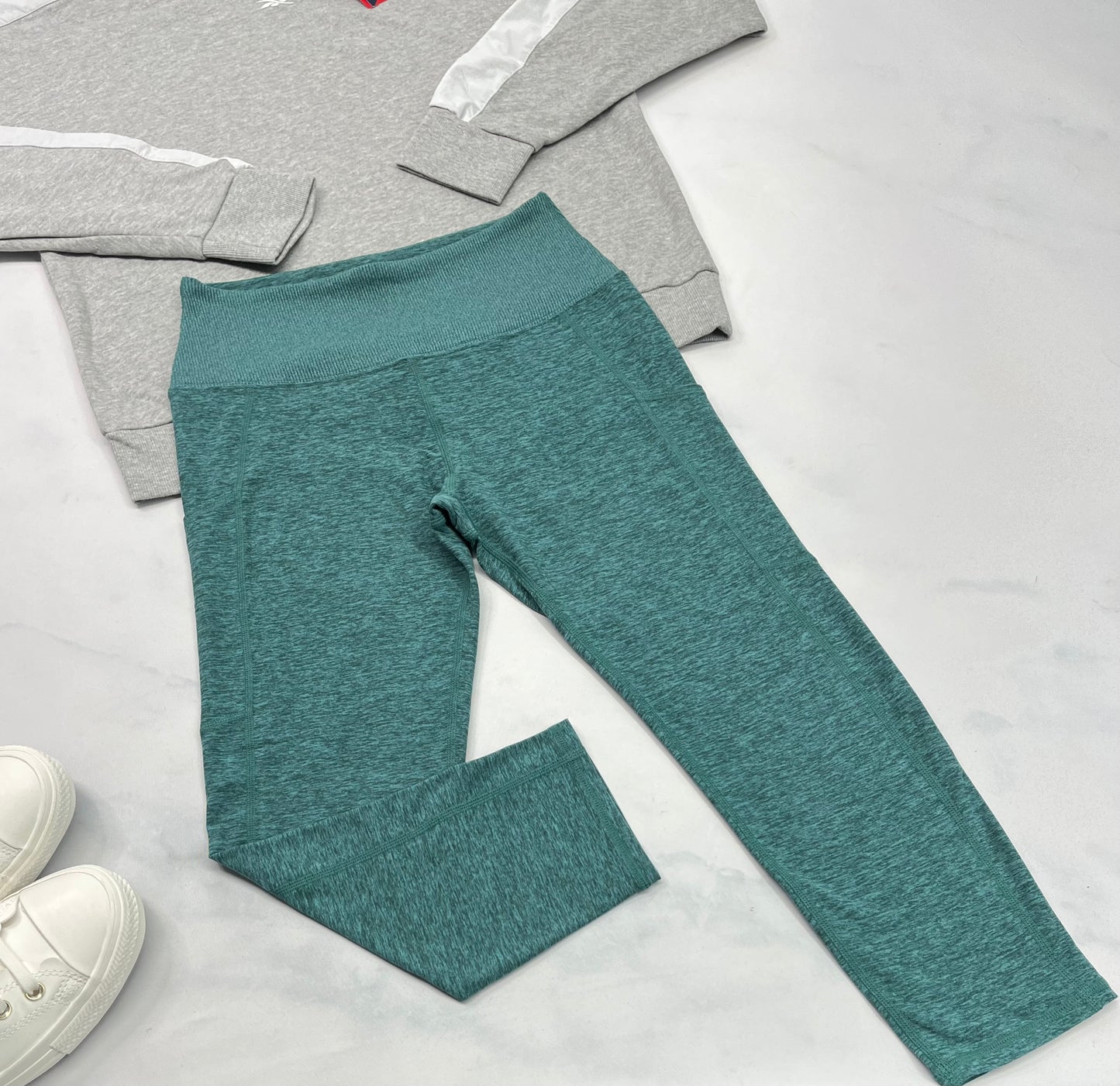 🤩 Capri soft stretch : M( fait 6 ans femme ) et XL ( fait 12-14 ans ) neuf !