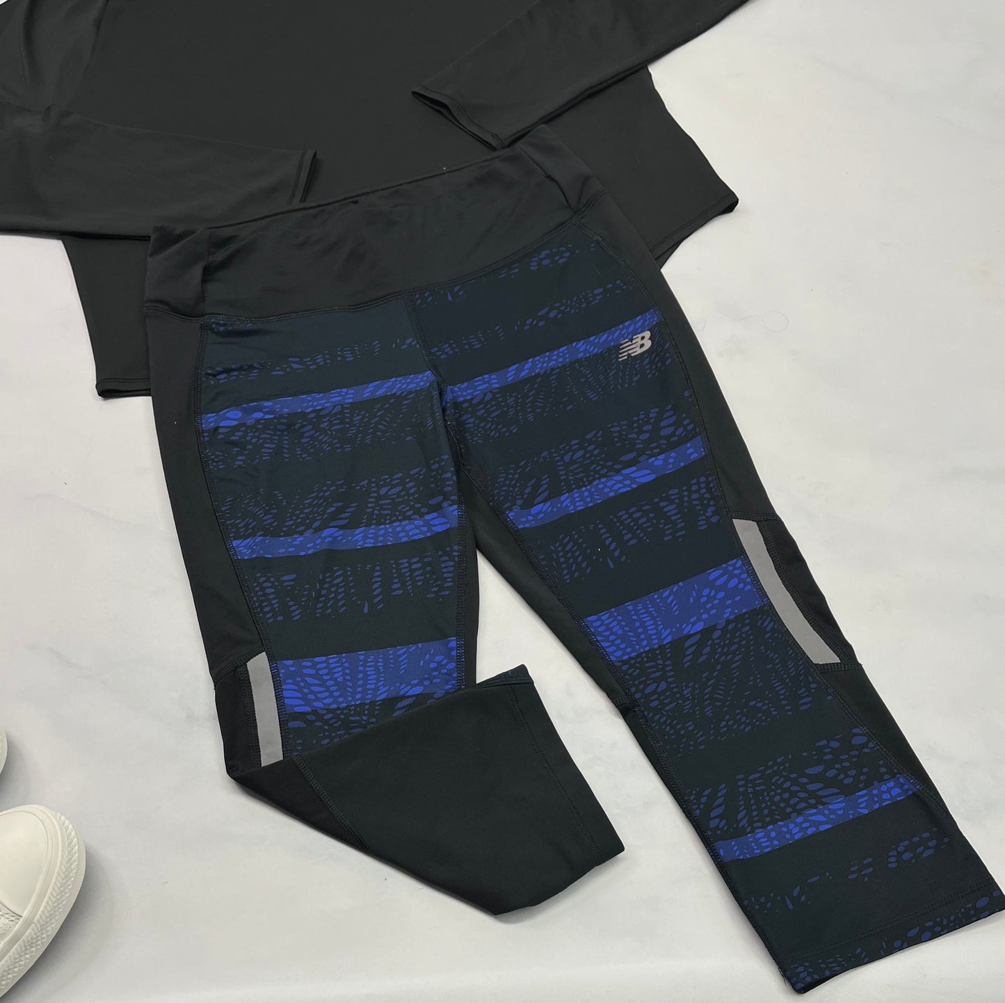 💙 Capri sport : New Balance M/fit stretch femme comme neuf ! Le derrière est tout noir .