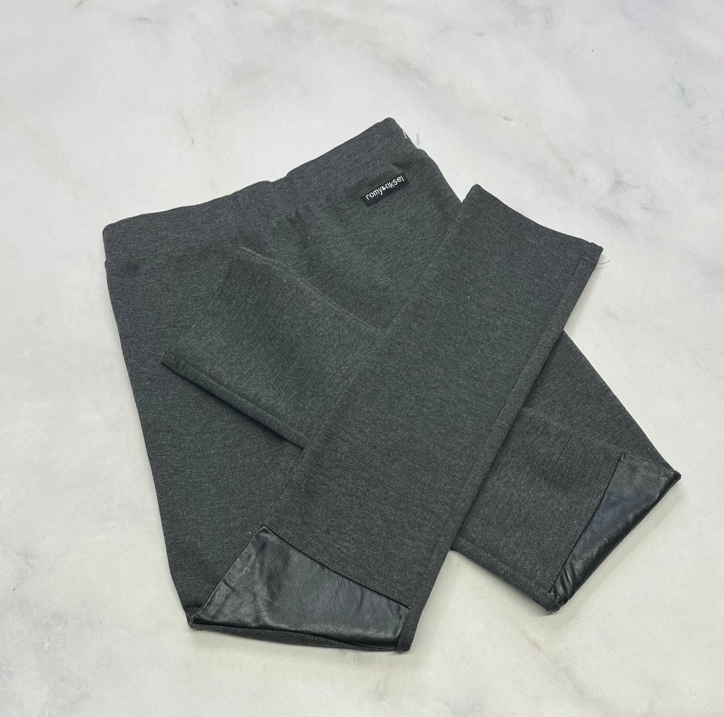 Romy & Aksel : Skinny charcoal effet genoux look cuir 8 ans comme neuf ! Taille ajustable / fille .