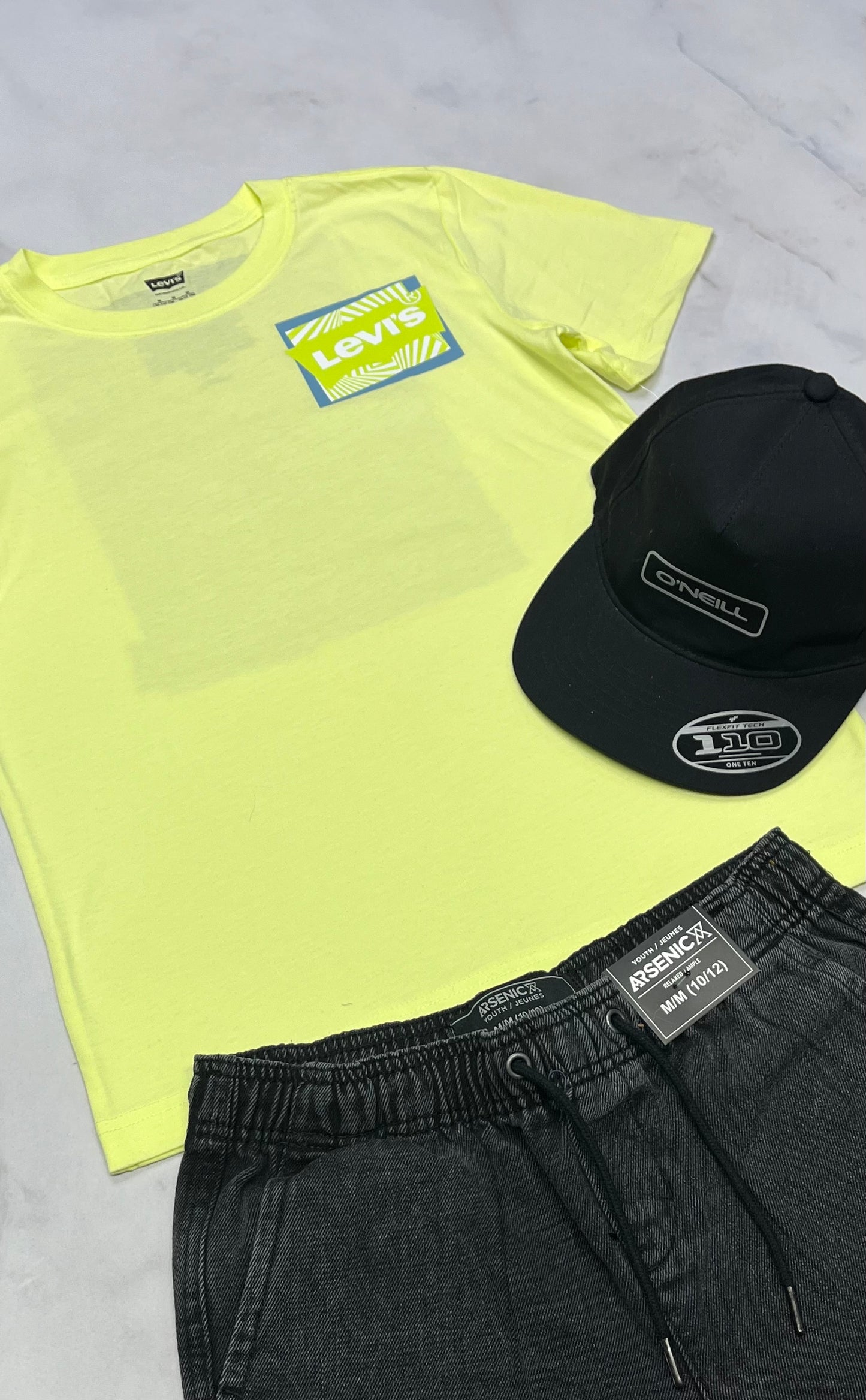 ☀️T-Shirt : LEVIS 10-12 ans garçon neuf ! Beau logo au dos neuf !