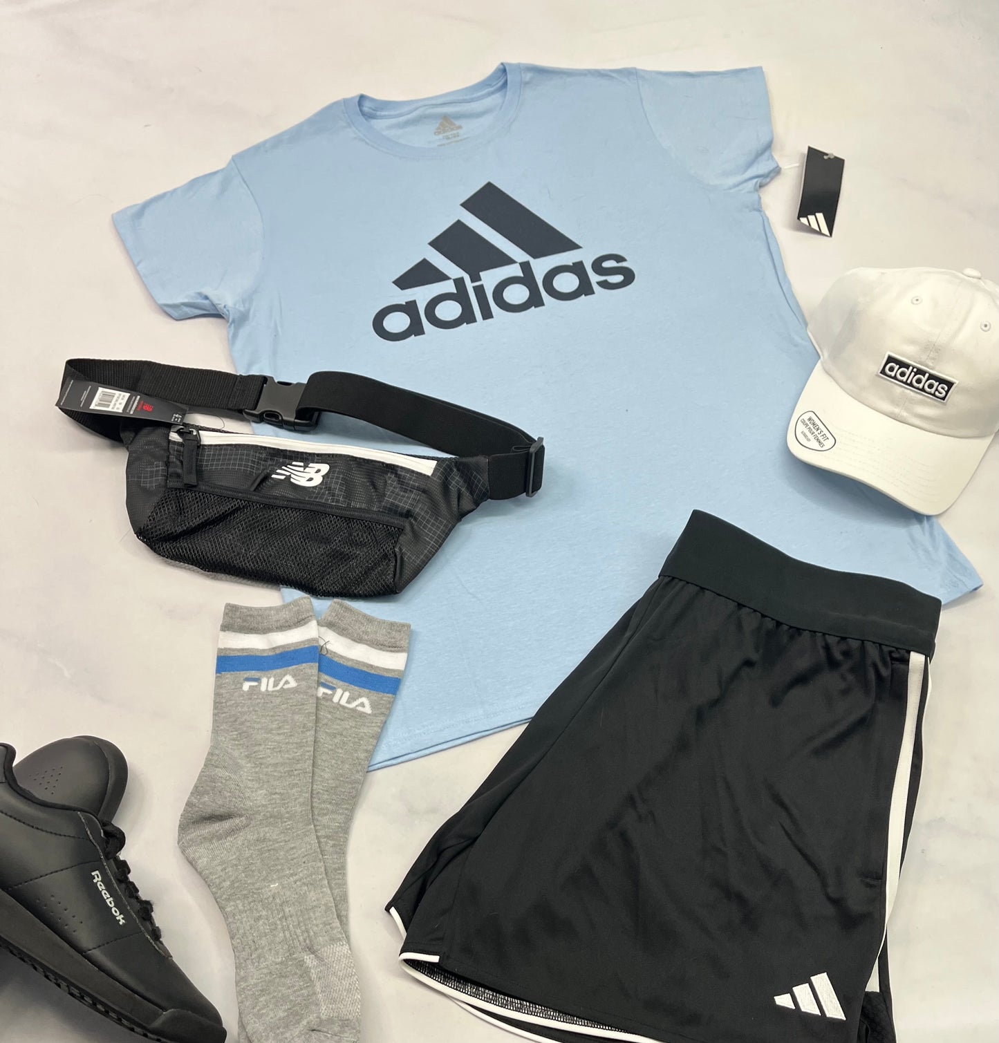 🩵 Manche courte : Adidas fait XL femme fait assez long neuf !