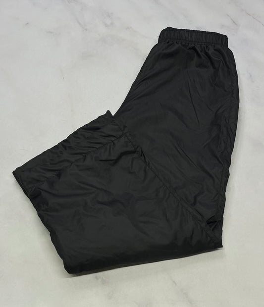 Pantalon : d’extérieur doublé  en polar chaud / doux . Comme neuf ! Taille fait 12-13ans garçon ( longueur fait 10-12 ans ) pour petit en grandeur .