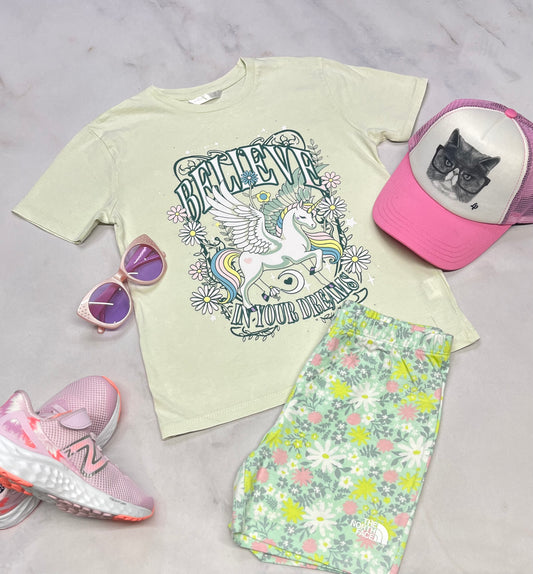 🌿 T-Shirt : (vert céleri pâle) . 6 ans fille relax fit tendance neuf !