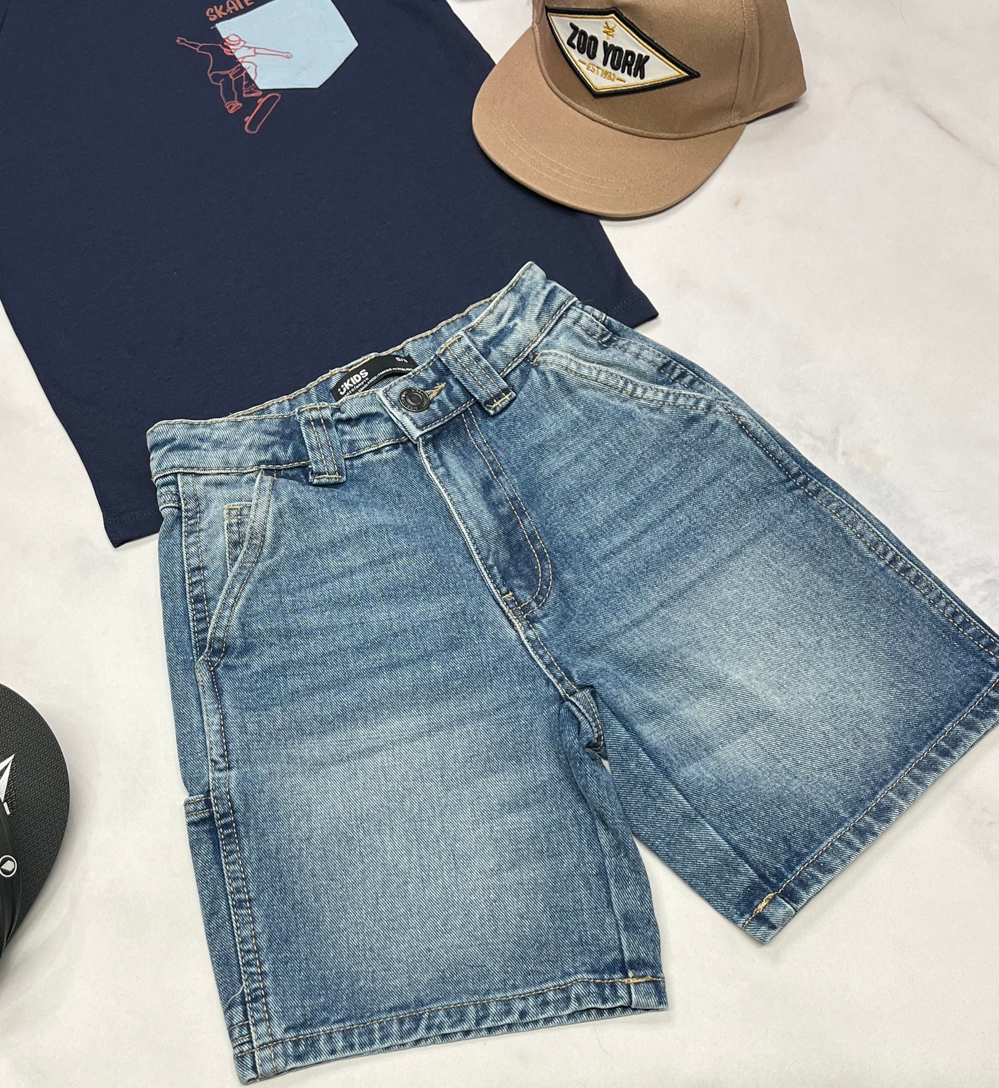 🛹 Bermuda jeans : look cuisse ample tendance : 5-6 ans garçon ajustable . Neuve!