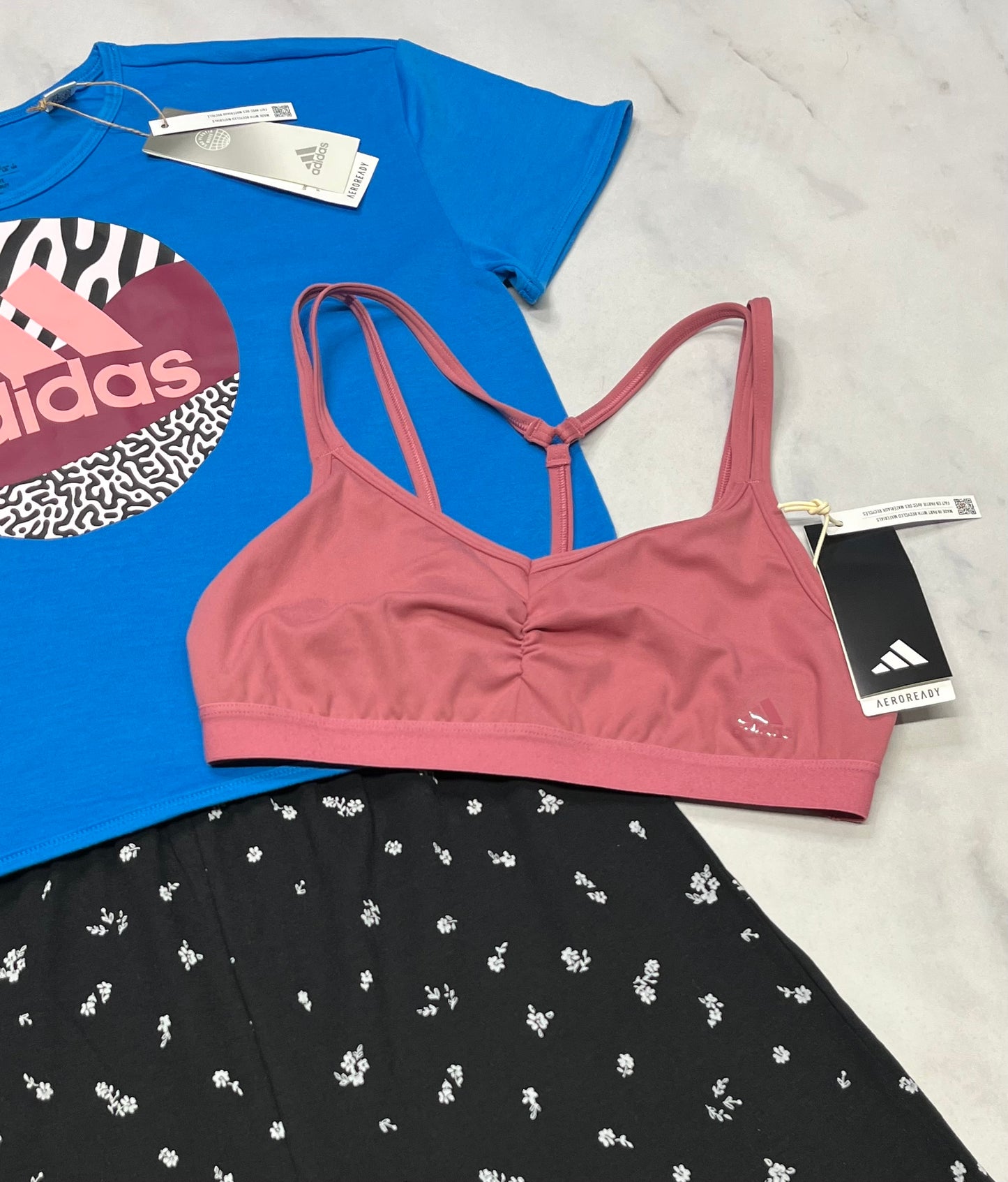 😍 Top sport : Adidas souple / stretch confo . 13-14 ans fille neuf !