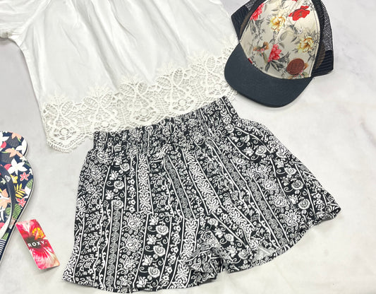🌴 Short : taille haute neuve ! Fait 8-10 ans fille tissu fluide au bas . Superbe .
