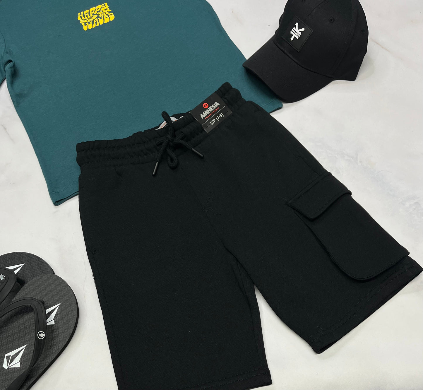 🤩 Bermuda : Amnésia cargo noir en ouaté confo . 7-8 ans garçon neuf !