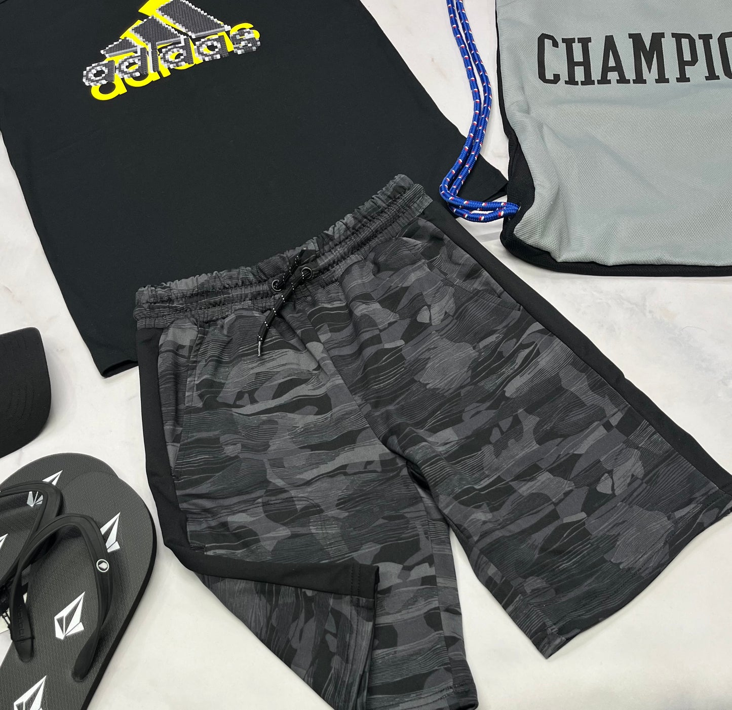 🤩 Bermuda : en tissu de sport Tag 12 ans garçon neuf !