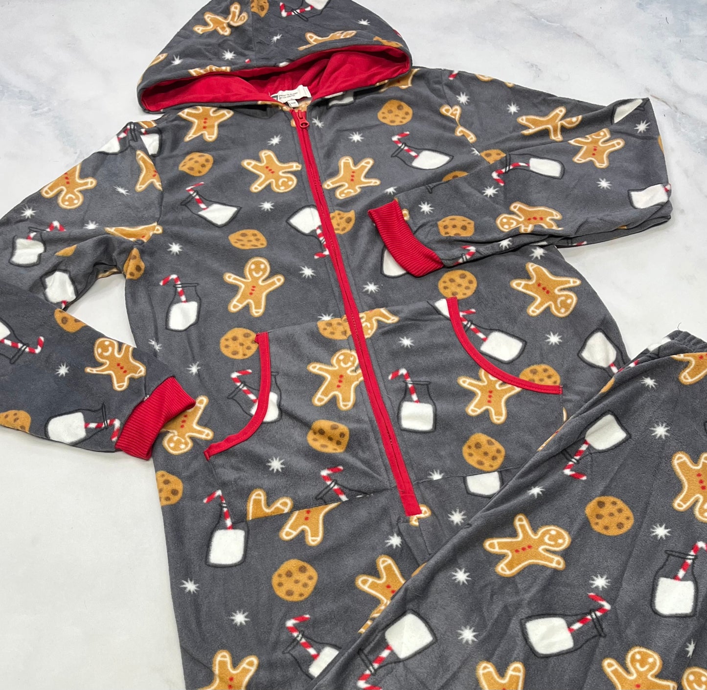 Pyjama  : 1 pièce en doux polar neuf ! Tag médium femme .