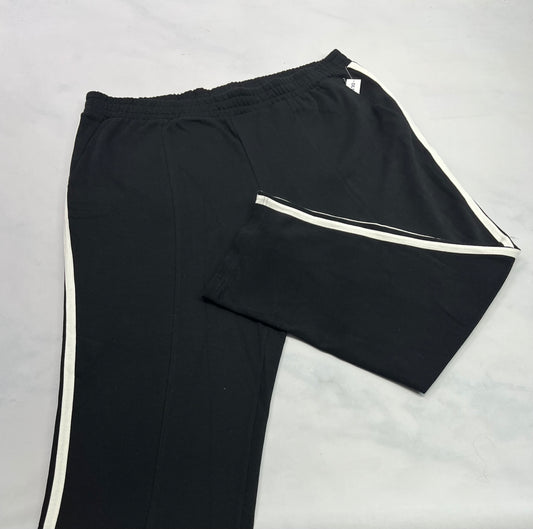 Jog: en ouaté noir ( jambe large tendance ) neuf ! XXL/ lousse ( fait 2X)