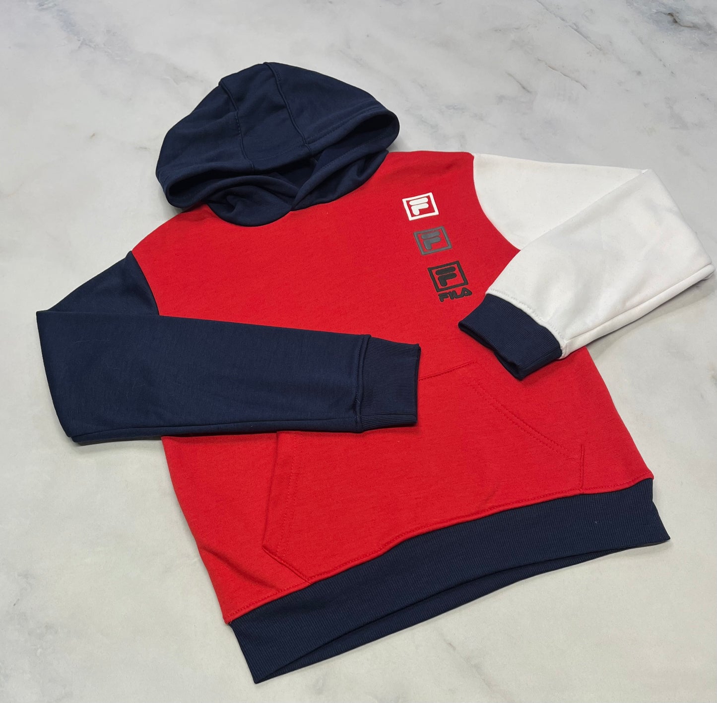 Fila : en ouaté doux à l’intérieur. neuve  ! 8 ans fille confo.