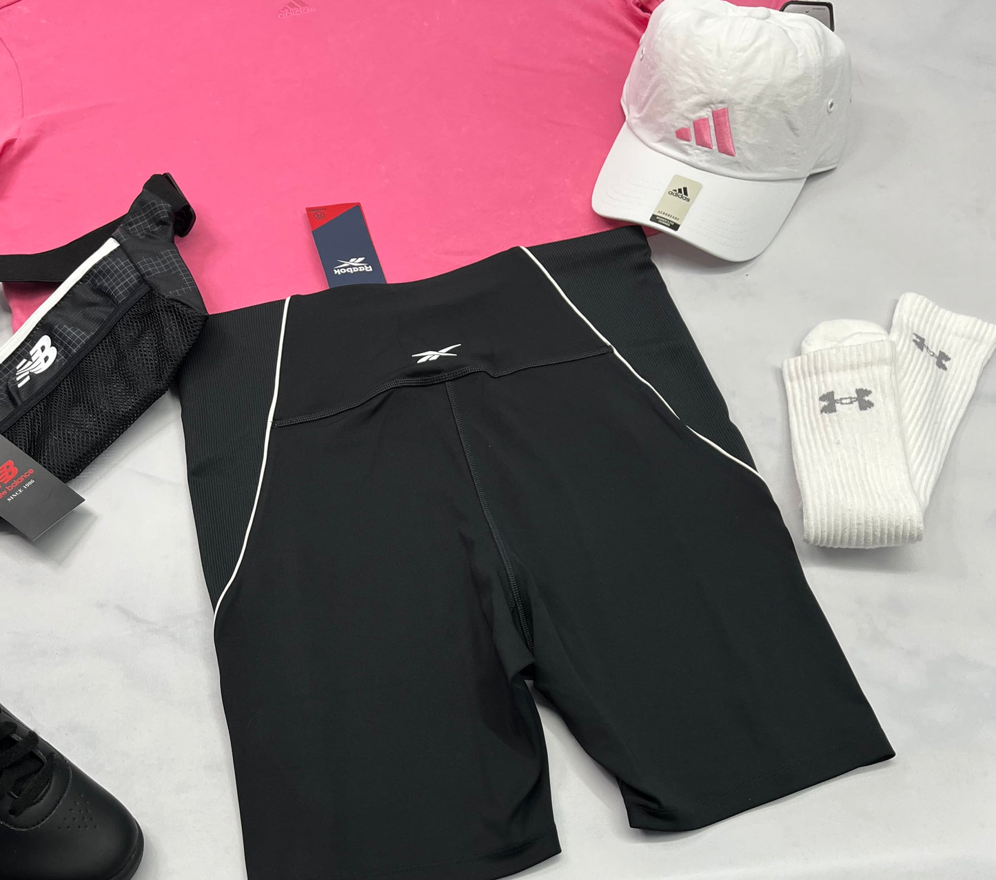 🩷 Bermuda : Reebok en tissu de sport incroyable de qualité ! Taille haute neuve . Fait XL/ femme neuf !