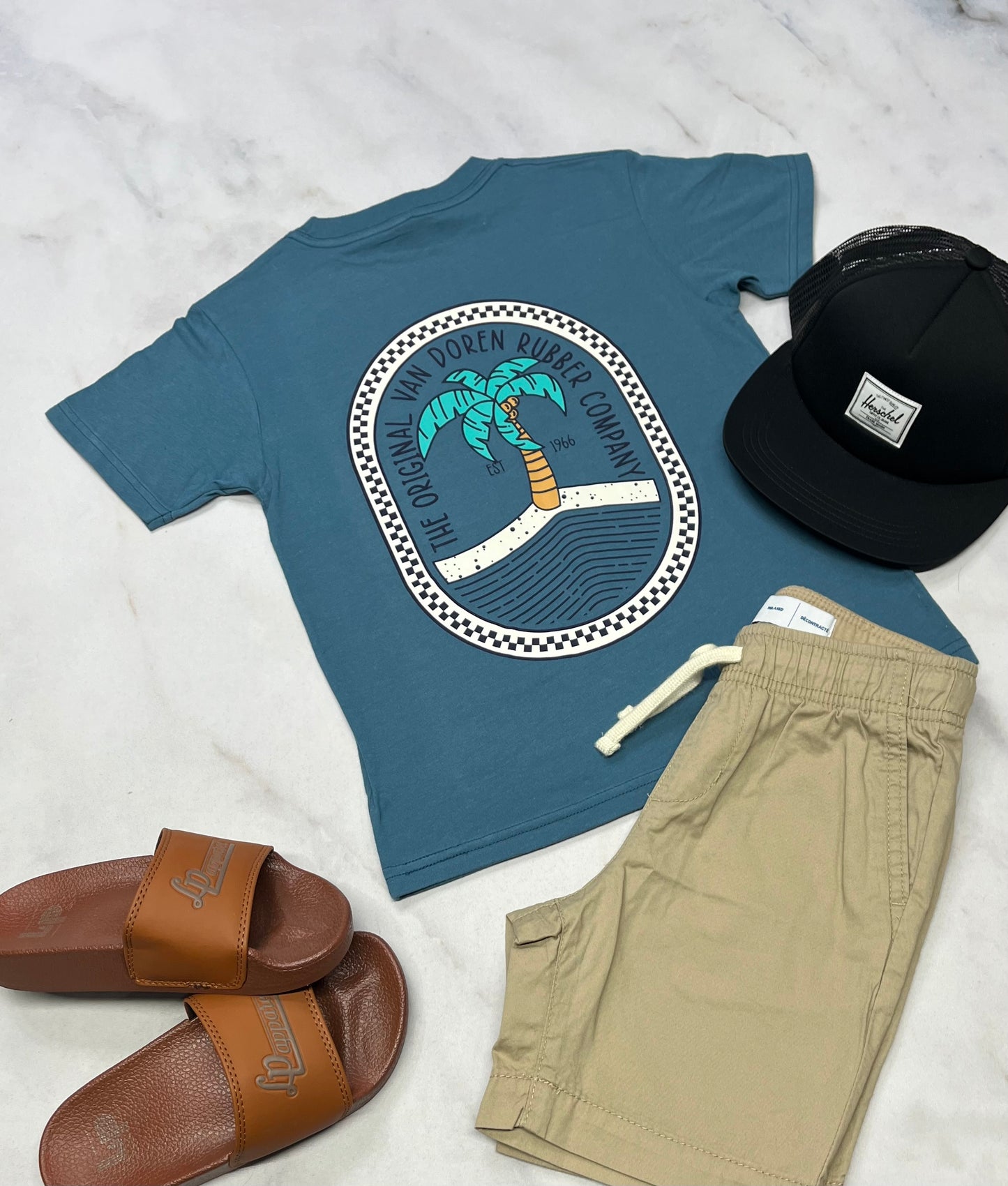 🩵 T-Shirt : VANS 5 ans garçon neuf ! Beau logo au dos .