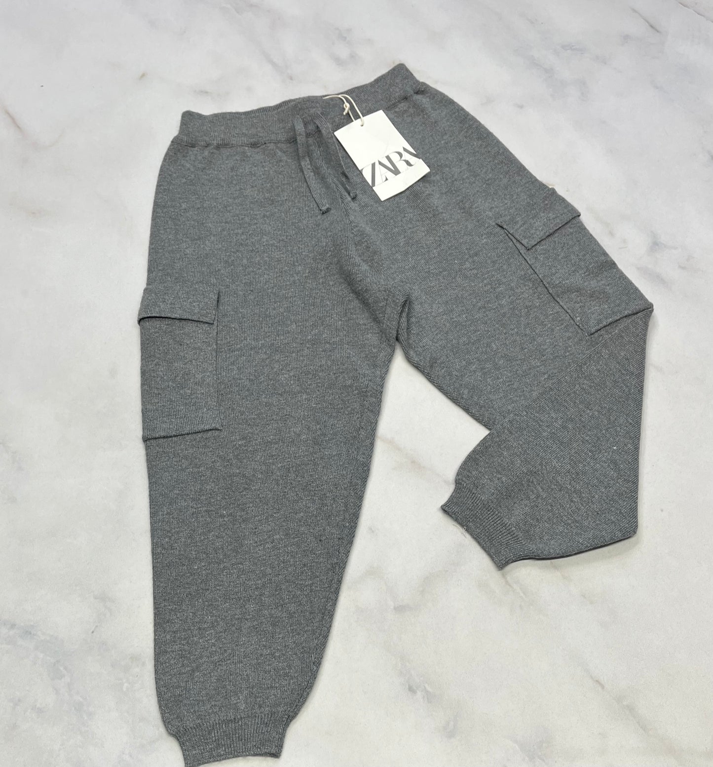 ZARA: Jogger cargo en tricot gris stretch neuf! Fait 5 ans relax fit .
