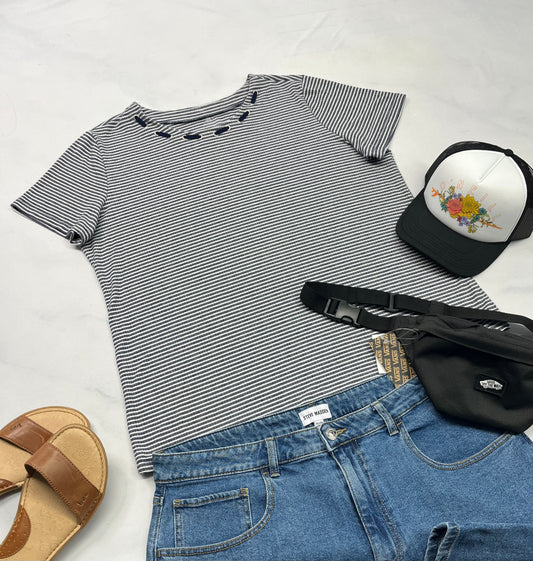 ⚓️ Manche courte : En tricot extensible Jax fait XL femme stretch comme neuf ! Beau détails au col ( cordon marine ).