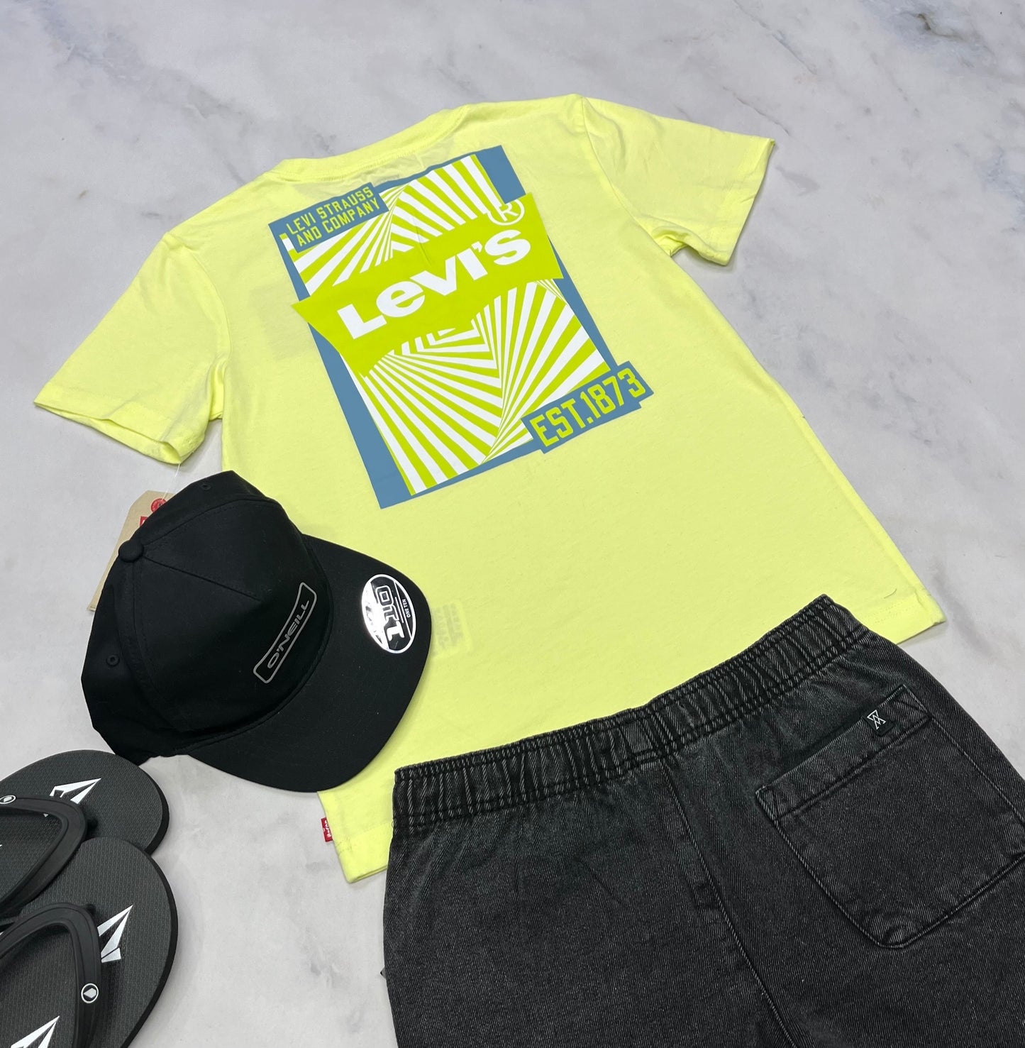 ☀️T-Shirt : LEVIS 10-12 ans garçon neuf ! Beau logo au dos neuf !