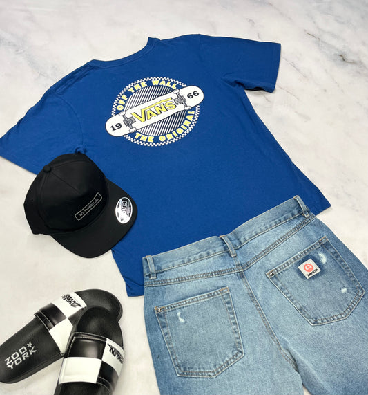 💙 Solde T-Shirt : VANS usagé un peu  pâli. Beau logo au dos . Fait 14 ans garçon.