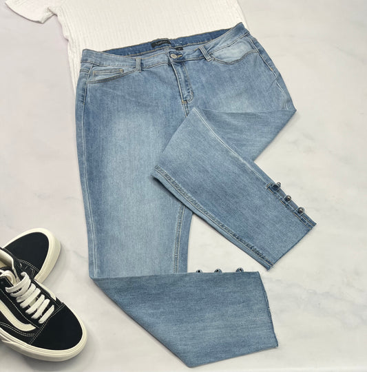🩵 Jeans cheville : hyper mou et stretch . Beaux détails au bas . 32/12 ans femme comme neuve .
