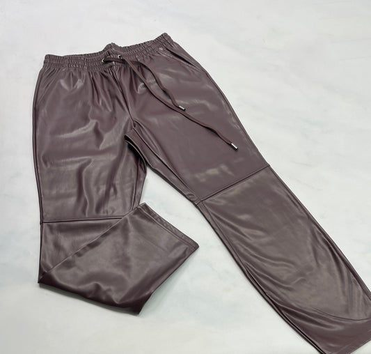 Pantalon : Prune foncé en vrai ( voir photo 2 pour la couleur ). Look effet cuir souple neuf ! Small et Large femme .