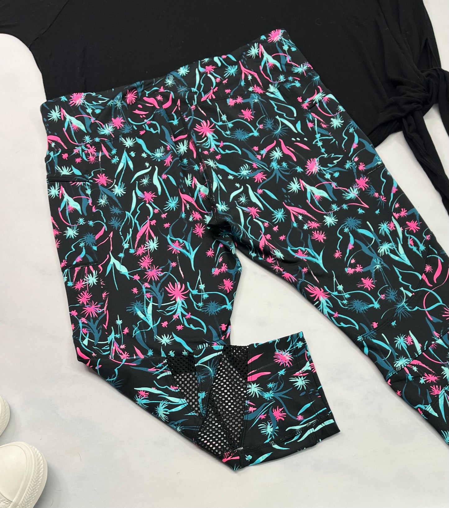 🩷Capri tissu de sport : L/ femme neuf ! Effet bande semi transparente au bas . Superbe .