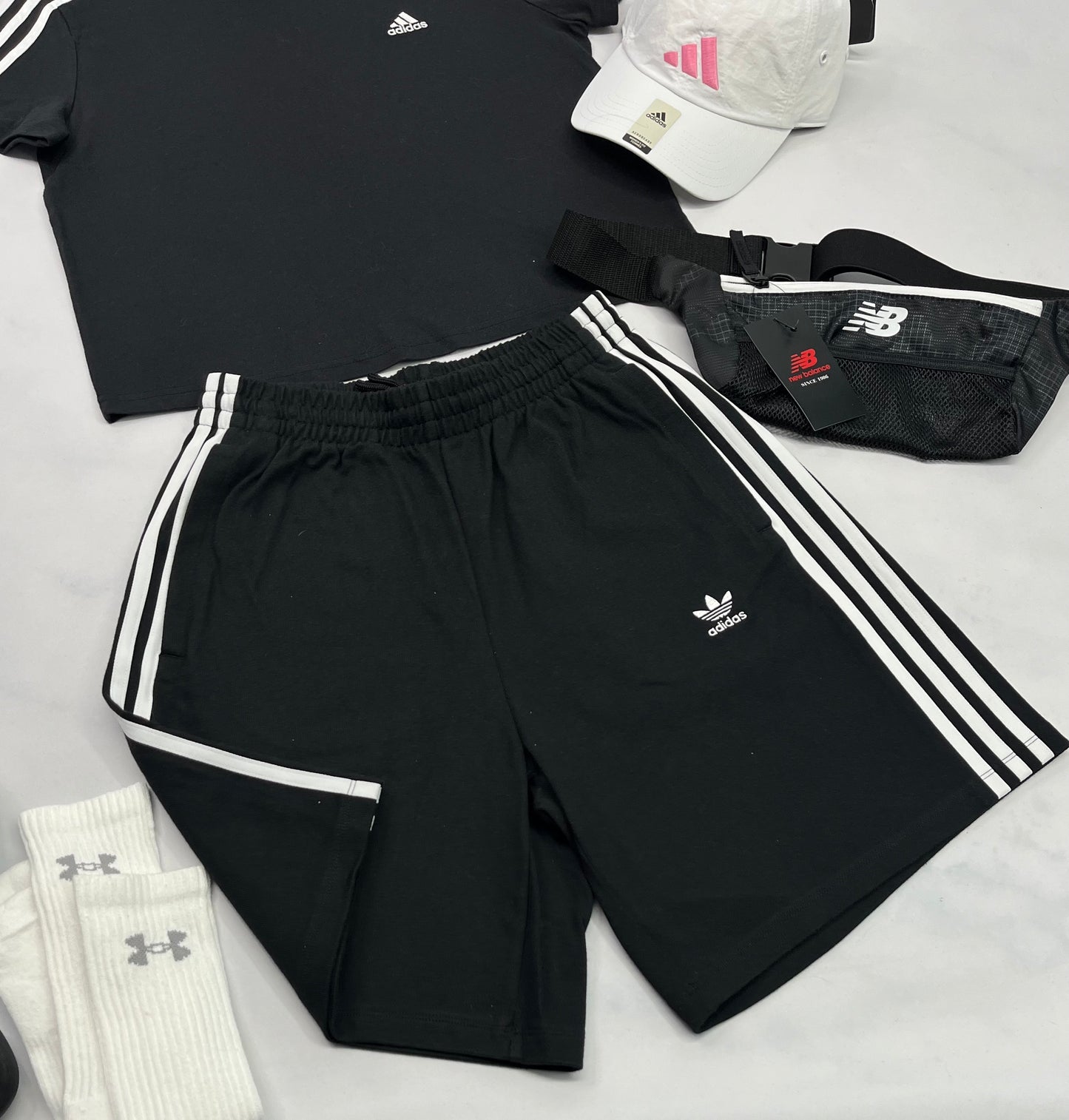 🩷 Bermuda : Adidas style ouaté mais pas chaud . S/ femme taille haute , coupe ample tendance .