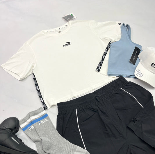 🩵 Manche courte : Puma blanc L/ femme relax fit tendance neuf ! Mi hanche .