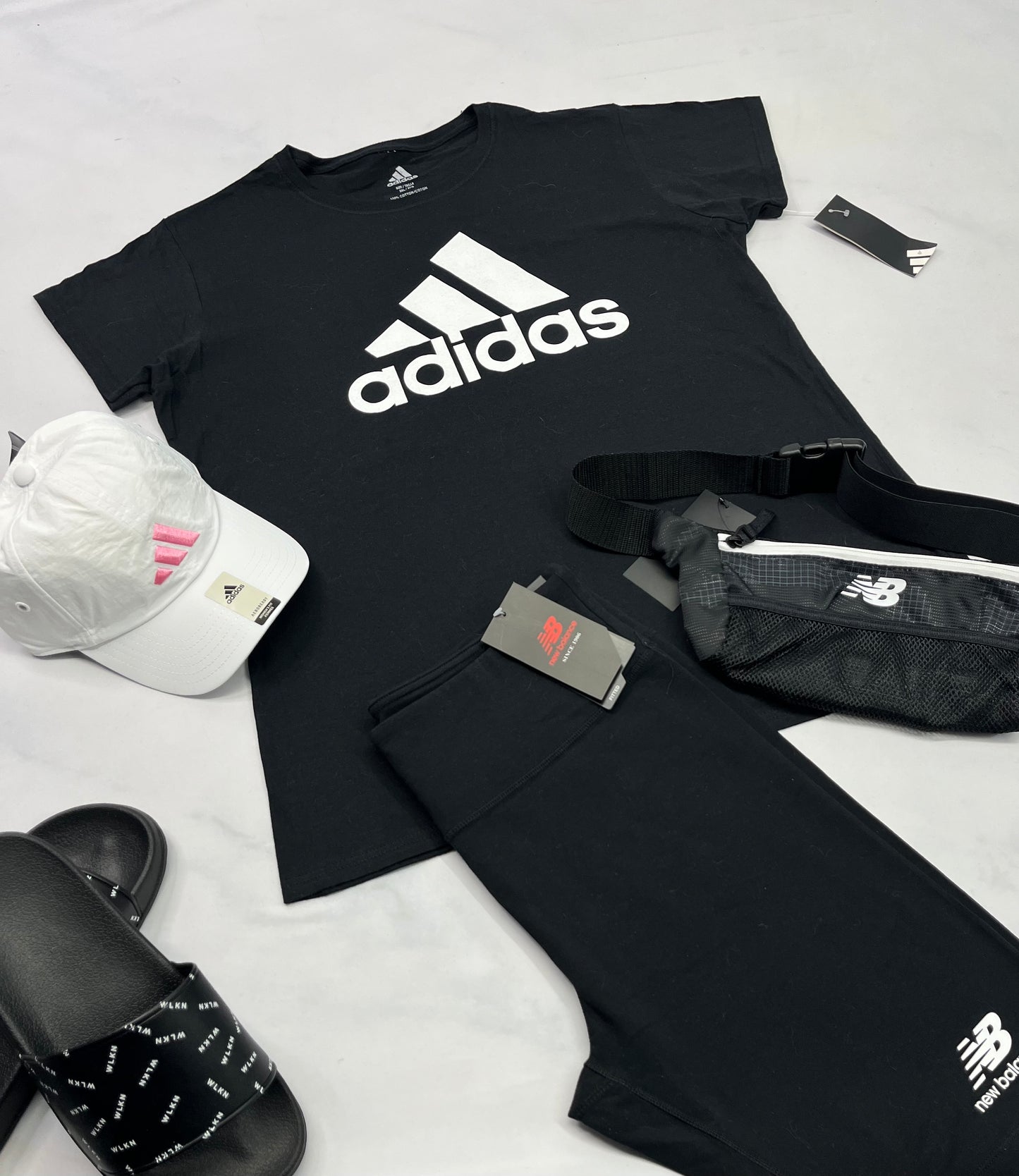 🩷 Adidas : T-Shirt XL fit ( +L-Xl) femme neuf ! Fait long si tu es grande :) .