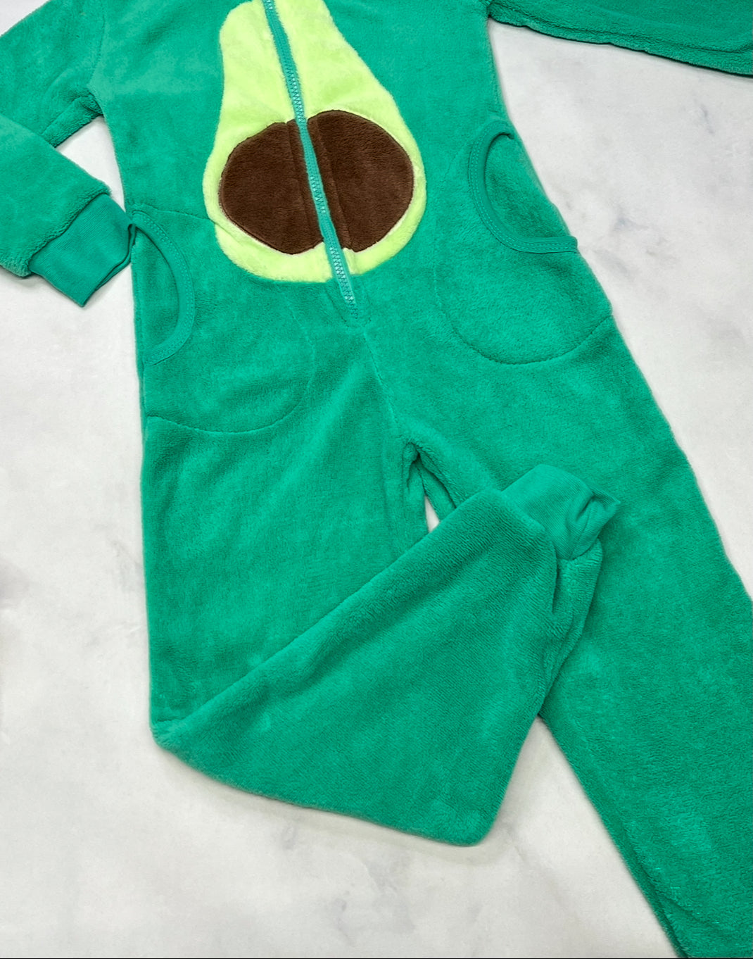 Pyjama /costume : (Fait les 2 ) neuf! 1x 6 ans fille . Tout doux .